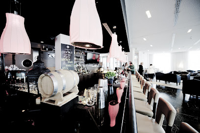 TOWN BAR