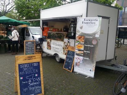 Weekly market Fehrbellinerplatz