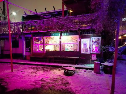 Amor de Madre Tattoo Shop