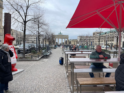 Curry Wolf - Currywurst am Brandenburger Tor